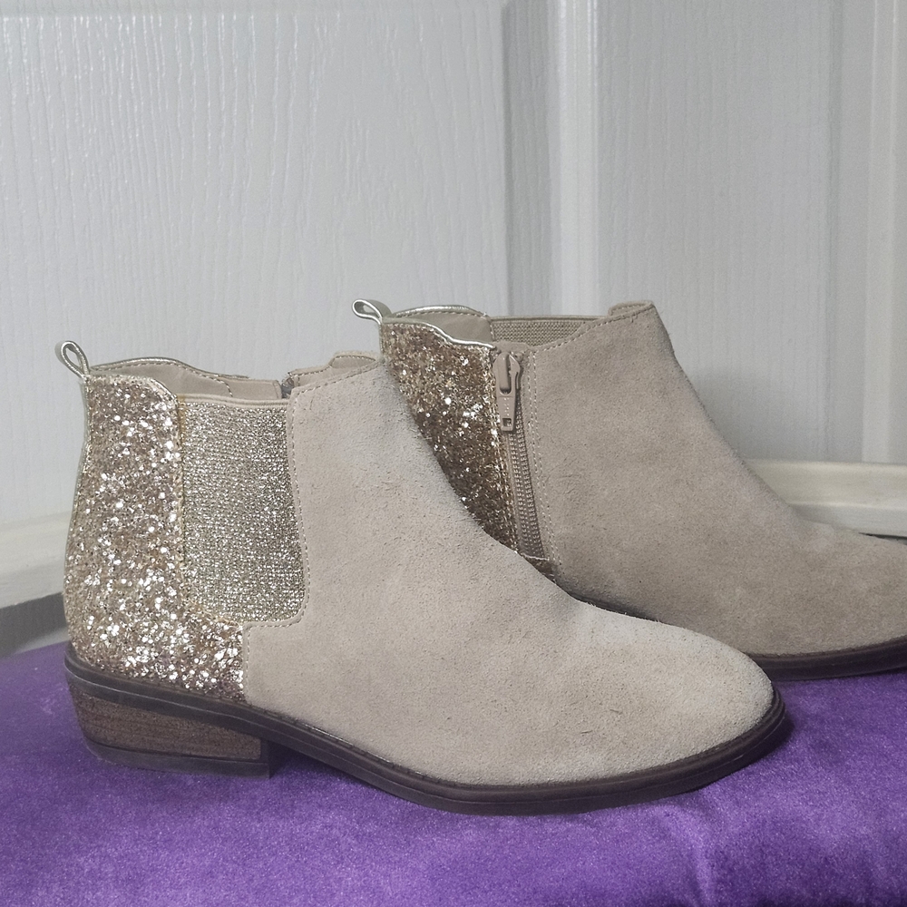 Cooper key Beige Suede Glitter Ankle Boots Sz3
